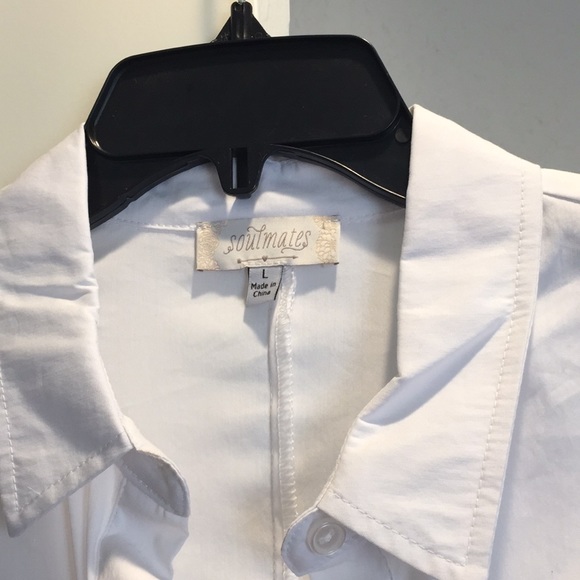 Long enough to wear w/leggings! White tunic blouse - Picture 3 of 5